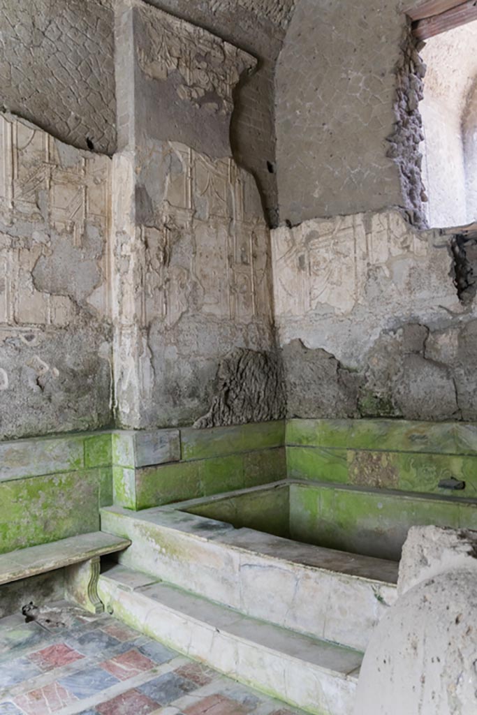 Herculaneum Suburban Baths. October 2023.
North-west corner of hot plunge pool. Photo courtesy of Johannes Eber.
